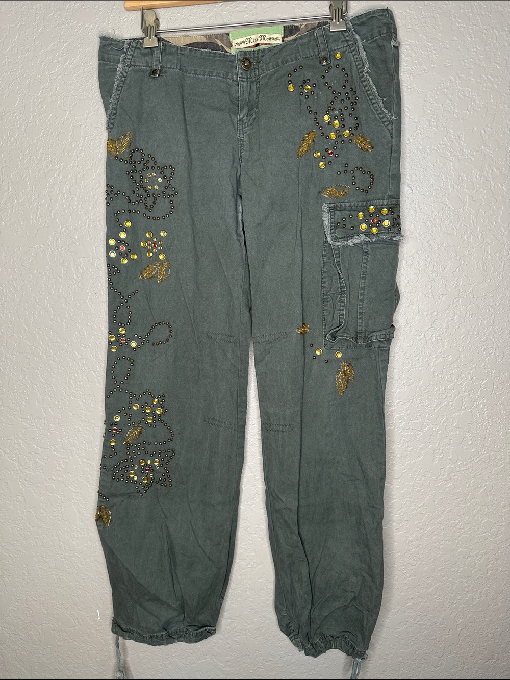 Vintage Miss Me Embellished Cargo Capri Pants Boho Olive Green sz Large